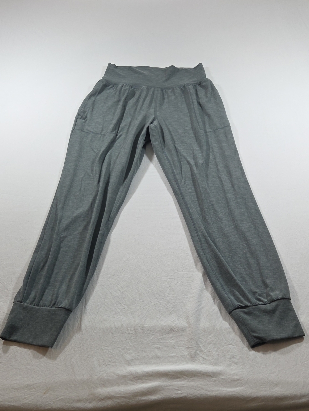 ATHLETA Salutation Jogger Heather Gray Jogger Pants Cozy Pockets Tapered Cuff